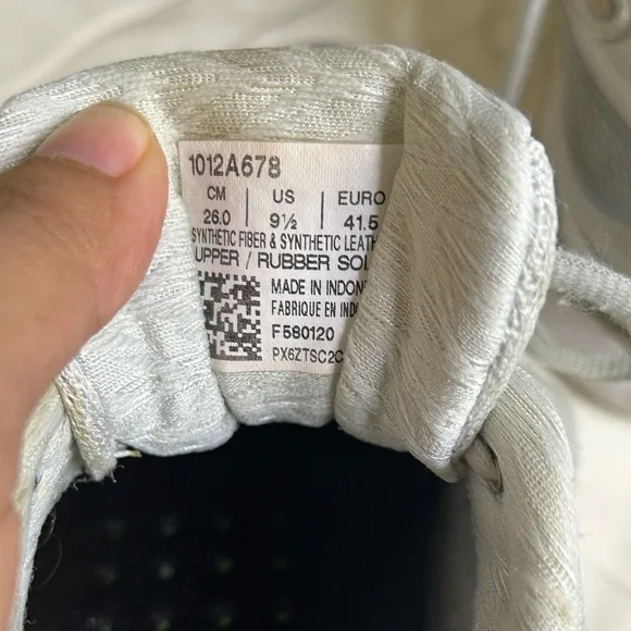 ASICS Womens Gel Nimbus 22 Gray White Gold Sz 9.5 Running Shoe Comfort - Picture 5 of 11